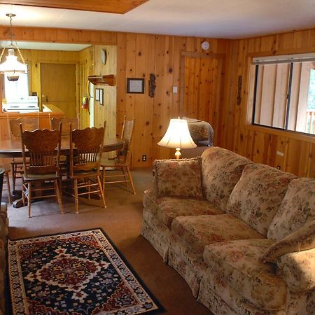 9S Pine Cabin South Wawona エクステリア 写真